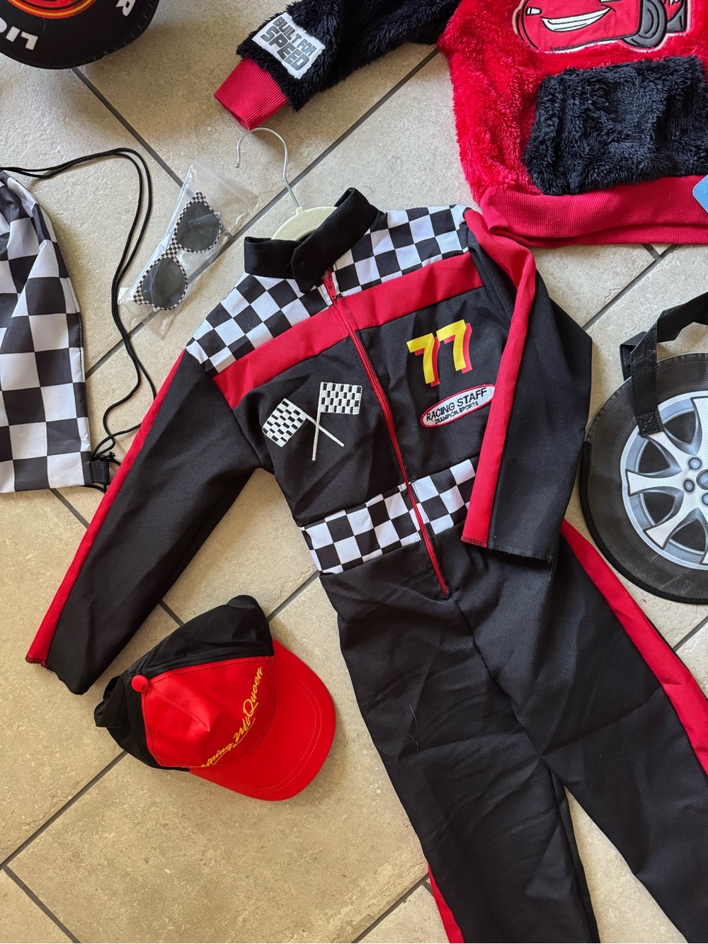 Toddler Lightning McQueen Full Costume + Fuzzy Pullover & Accessories 3-4T - Picture 7 of 16
